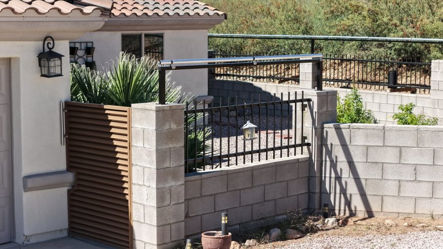 Residential fence installation Tucson Arizona - Gama Fence ROC 316344